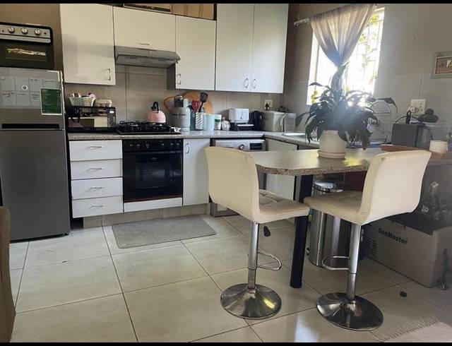 2 BEDROOM PROPERTY TO RENT IN GREENSTONE HILL